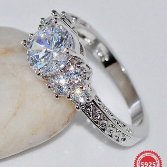 925 Silver Filigree Cubic Zirconia Cocktail Ring Size 7 - Picture 1 of 7